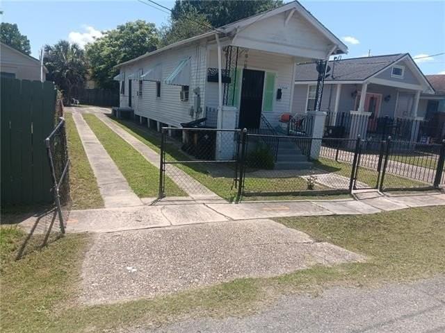 2844 Hiawatha St - Photo 2 of 9