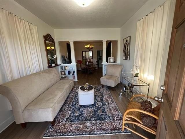 2844 Hiawatha St - Photo 3 of 9