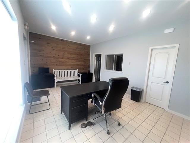 4500 Shores Dr - Photo 4 of 26