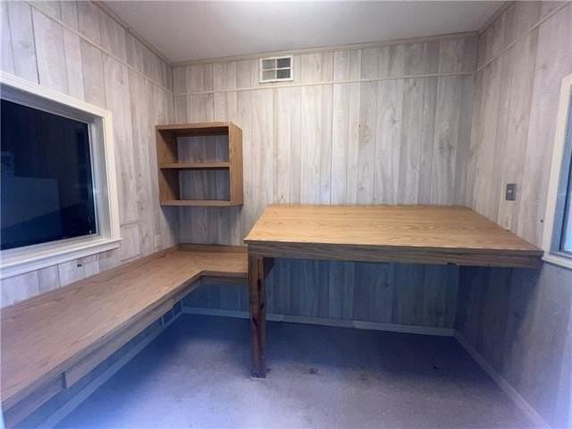 4500 Shores Dr - Photo 5 of 26