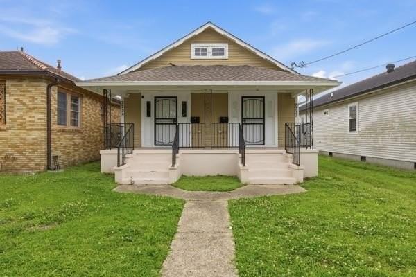 2235 Mandeville St
