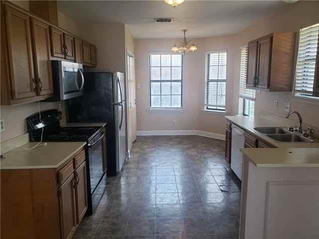 3900 Division St #D - Photo 3 of 9