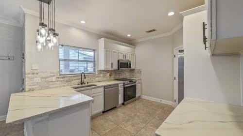 2735 Village Ct - Photo 2 of 31
