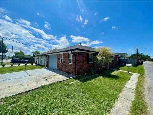 114 8th St - Photo 2 of 9
