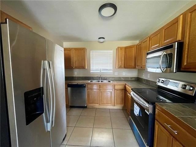 114 8th St - Photo 4 of 9