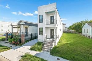featured image of 2033 Conti St