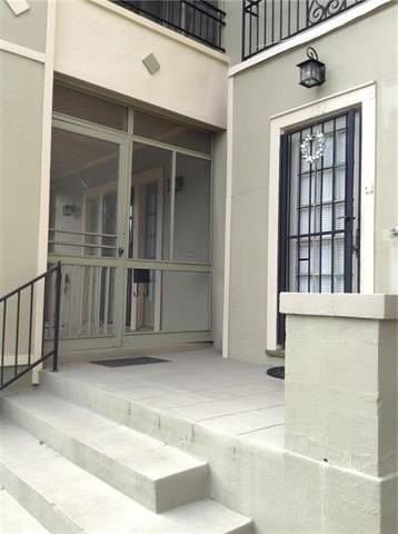 335 Virginia St - Photo 2 of 9