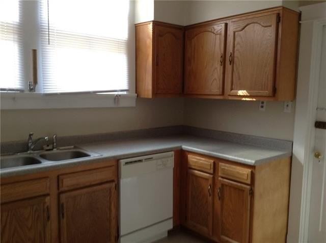 335 Virginia St - Photo 7 of 9