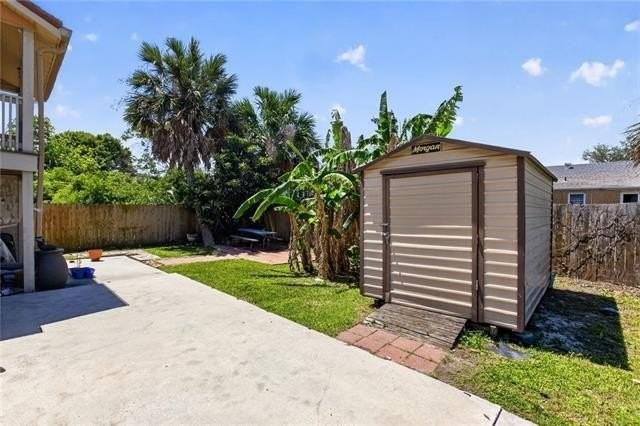 5812 Elysian Fields Ave - Photo 3 of 31