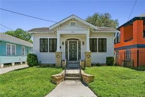 featured image of 2305 Joliet St