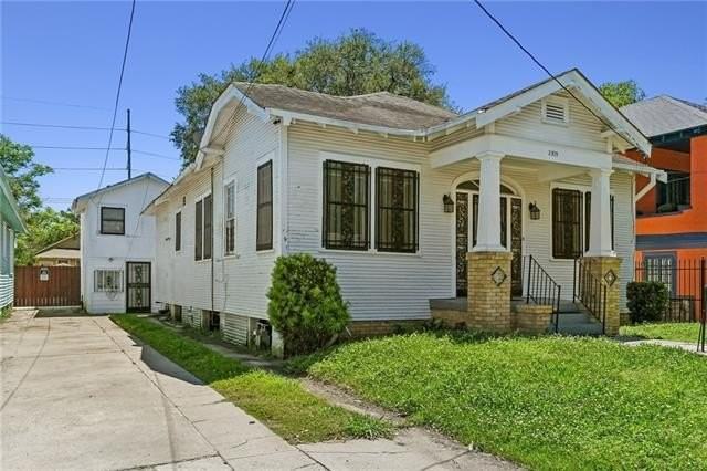 2305 Joliet St - Photo 2 of 16