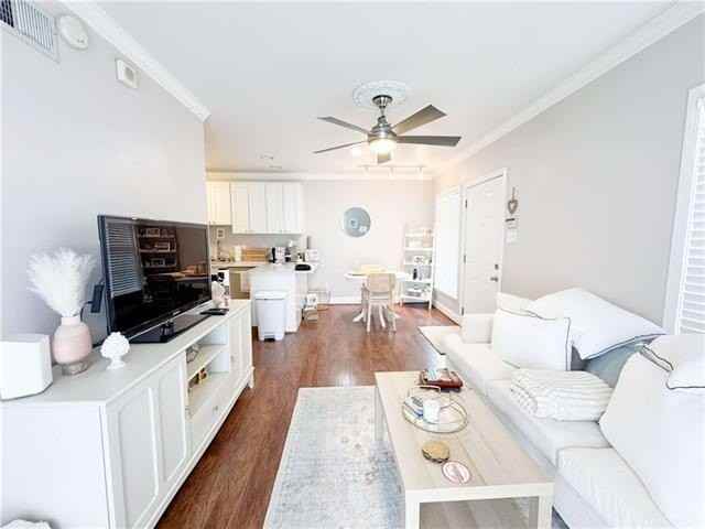 3101 Saint Charles Ave #7 - Photo 4 of 11