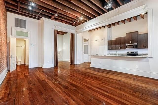 137 Carondelet St #404 - Photo 3 of 8