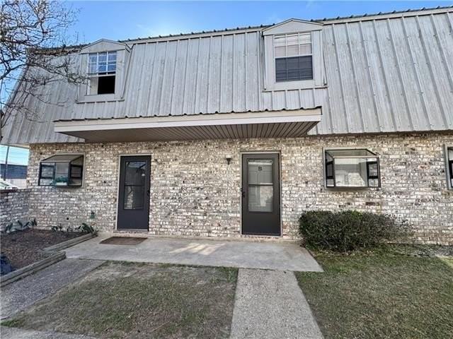 54 Carriage Ln #A - Photo 3 of 13