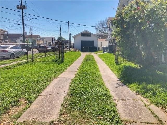 4506 Banks St - Photo 3 of 21