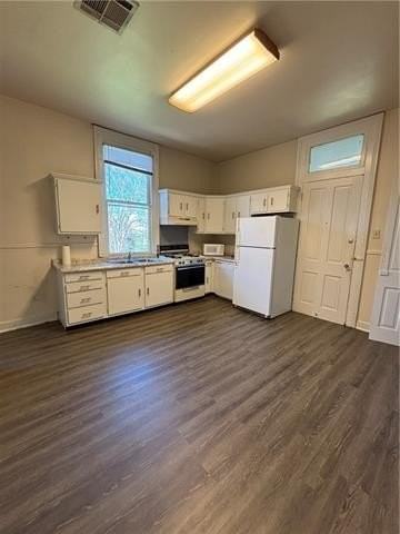 8123 Belfast St - Photo 6 of 8