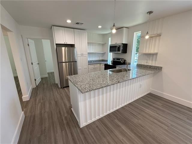 717 N Woodlawn Ave - Photo 3 of 12