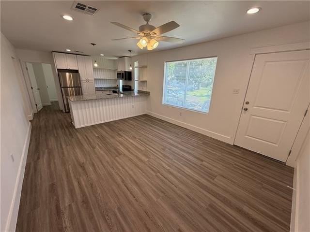 717 N Woodlawn Ave - Photo 4 of 12