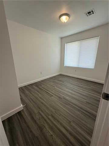717 N Woodlawn Ave - Photo 6 of 12