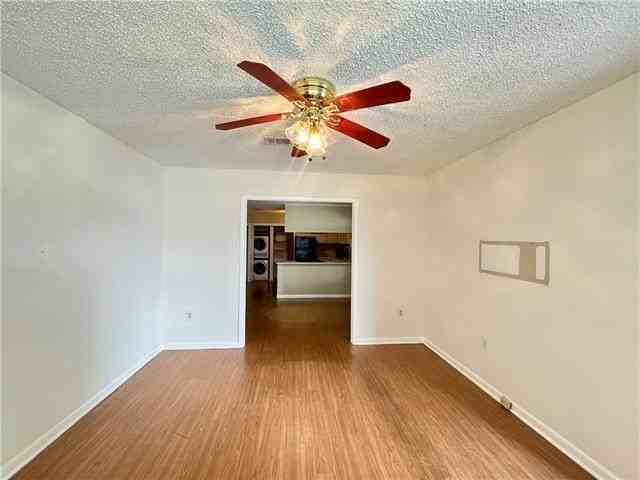 4516 Calumet St - Photo 3 of 17