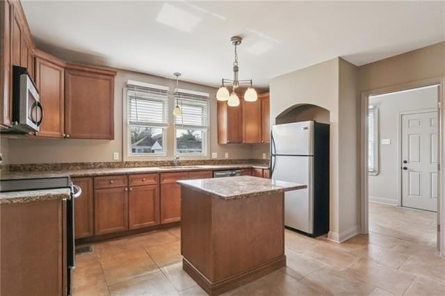 6244 Marshal Foch St - Photo 4 of 12