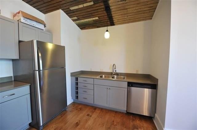 731 N Rendon St - Photo 3 of 7