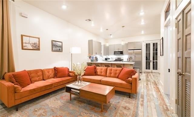 625 Louisa St - Photo 4 of 22