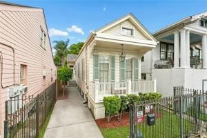 featured image of 5017 Lasalle St