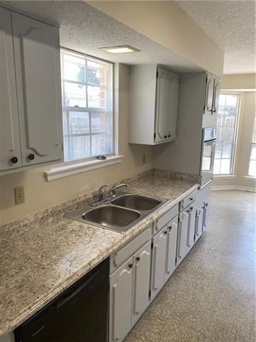 71 Lucaya Dr - Photo 3 of 14