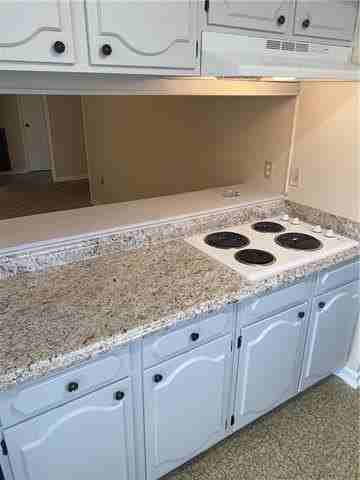 71 Lucaya Dr - Photo 4 of 14