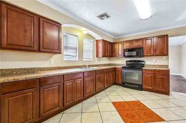 1942 Piety St - Photo 4 of 10