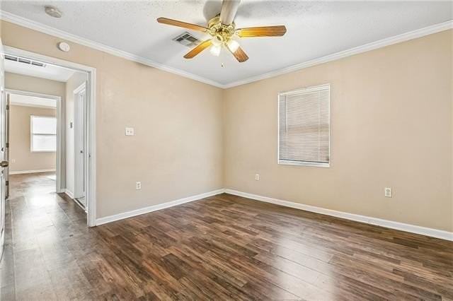 1942 Piety St - Photo 6 of 10