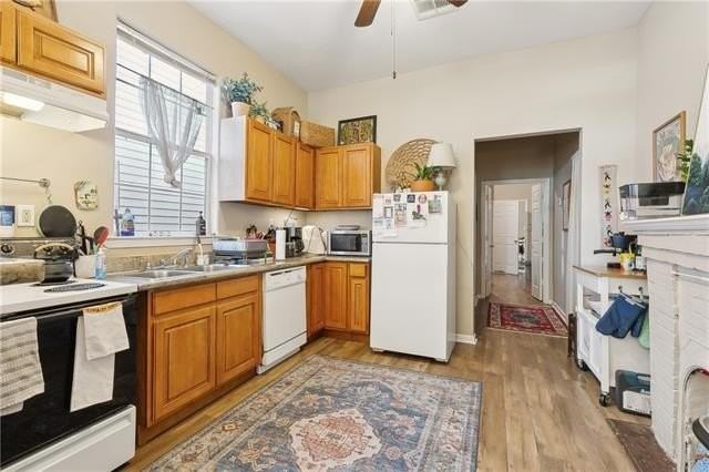 637 S Alexander St - Photo 4 of 11