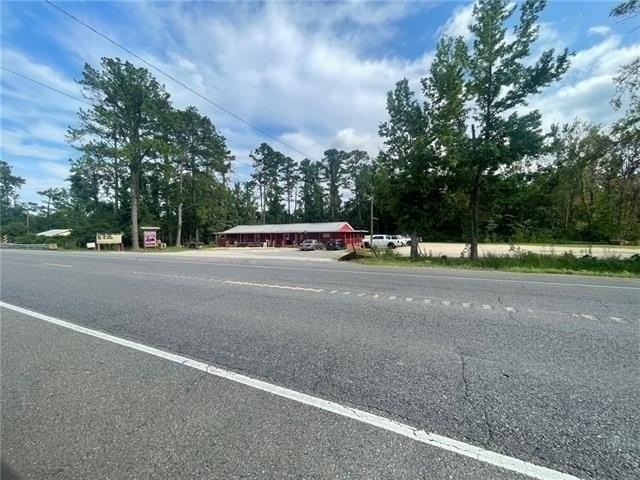 18056 Florida Blvd - Photo 3 of 17