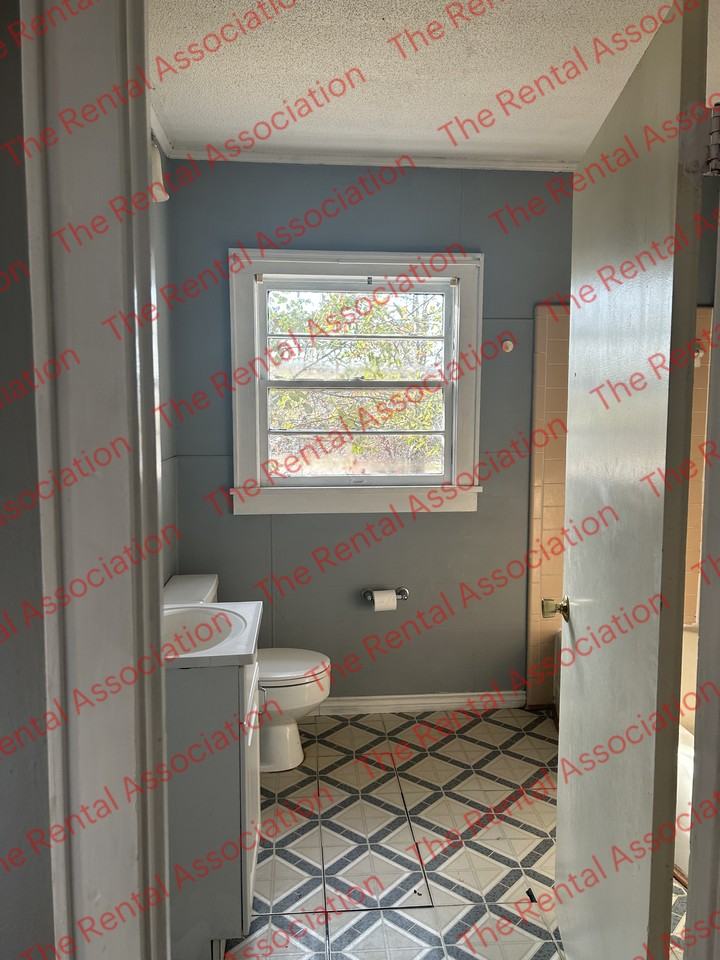 1110 Cook St #1 - Photo 3 of 21