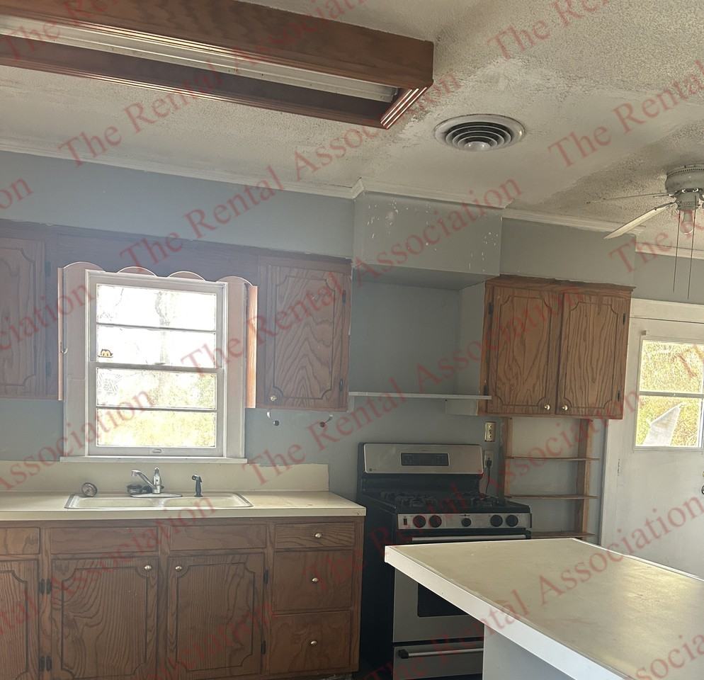 1110 Cook St #1 - Photo 4 of 21