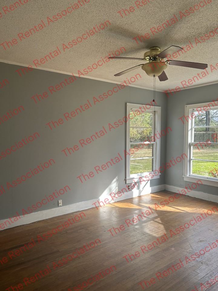 1110 Cook St #1 - Photo 6 of 11