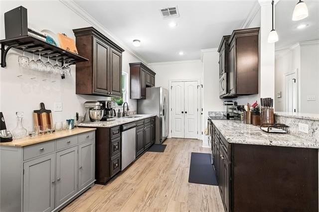 4145 Saint Peter St - Photo 5 of 13