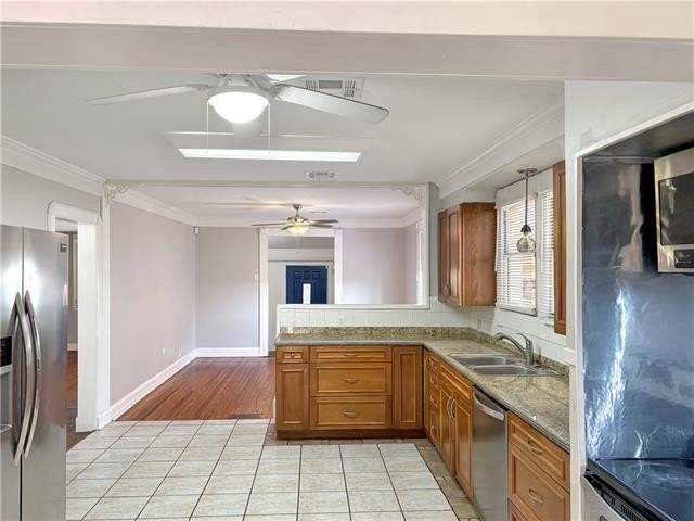 1028 Gaudet Dr - Photo 5 of 15