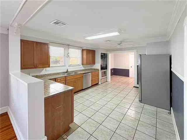 1028 Gaudet Dr - Photo 6 of 15