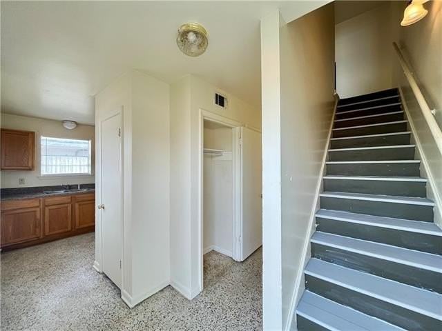 583 Delmar St - Photo 3 of 26