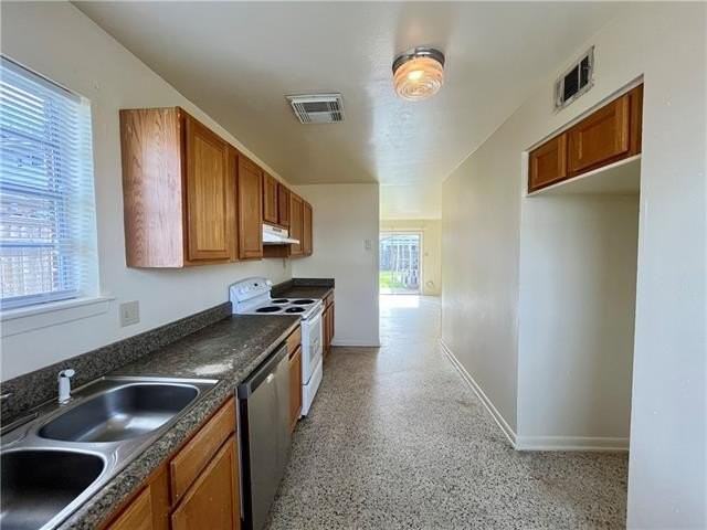 583 Delmar St - Photo 5 of 26