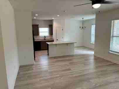 21433 Lake Pontchartrain Dr - Photo 3 of 11