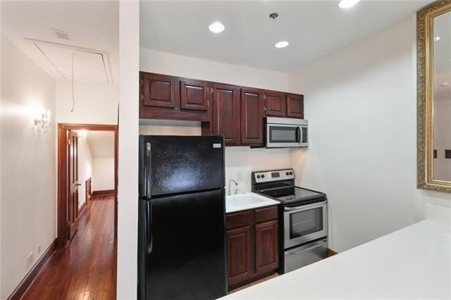 310 N Rampart St #D - Photo 5 of 9