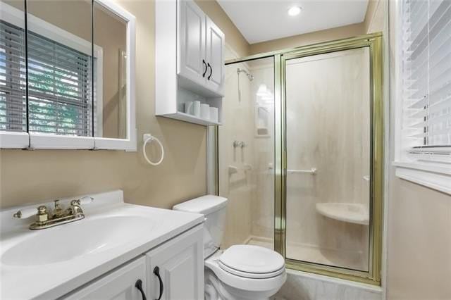 223 Robinhood Dr - Photo 7 of 13