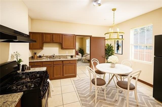 526 Brown Ave - Photo 4 of 11