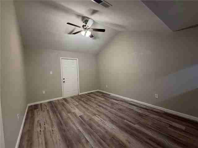 736 Walnut St - Photo 7 of 12
