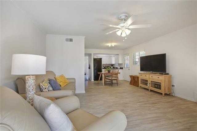 310 35th St - Photo 4 of 9
