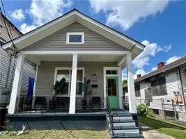 featured image of 4631 Clara St