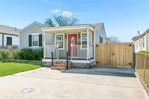 featured image of 616 Labarre Rd